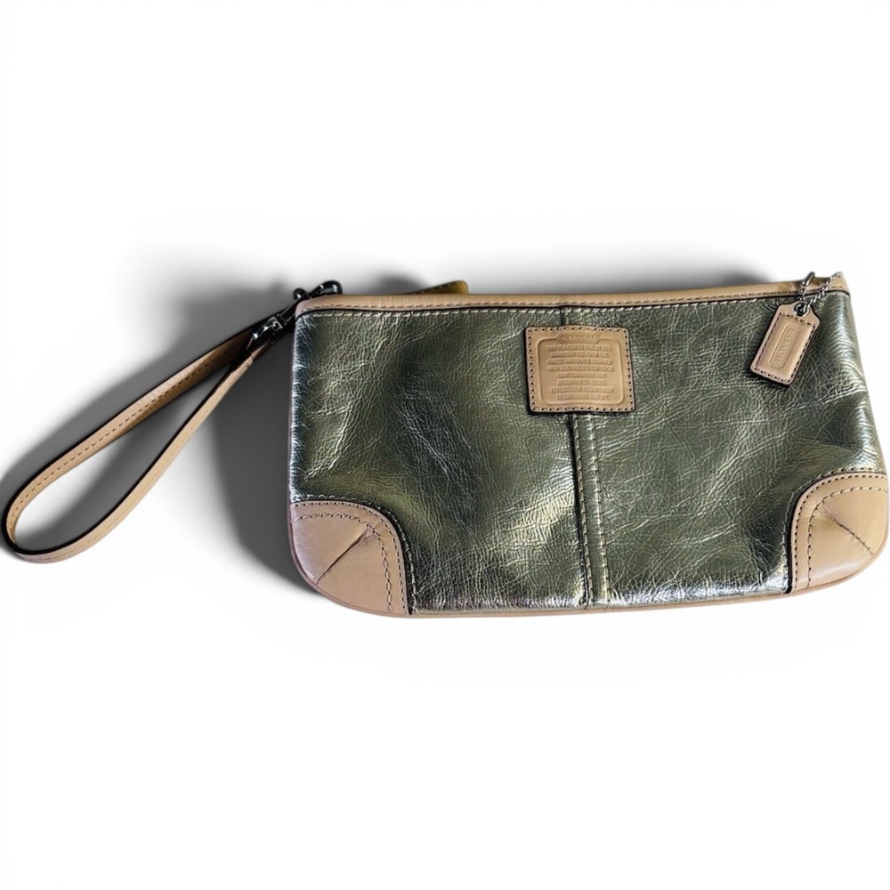 Coach Metallic Silver Crinkled Leather Wristlet Clutch Bag Date Night Party